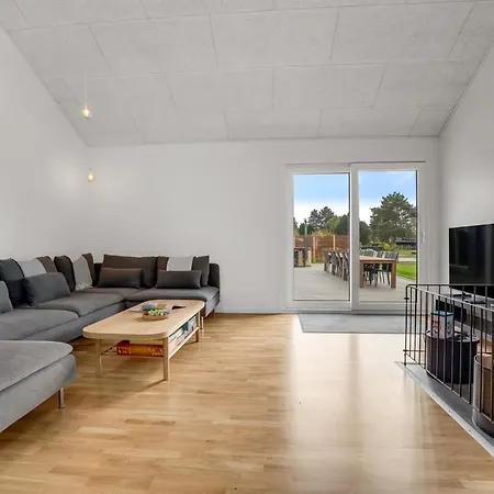 Semesterbostad Rajna - 250m From The Sea By Interhome Gedser