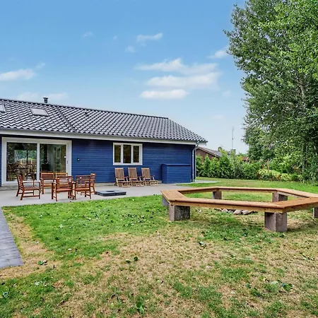 Semesterbostad Rajna - 250m From The Sea By Interhome
