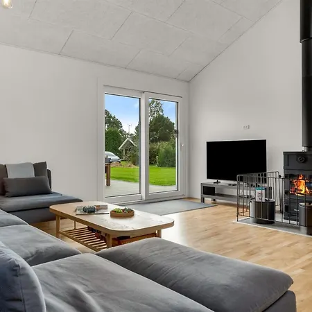 Rajna - 250m From The Sea By Interhome Gedser